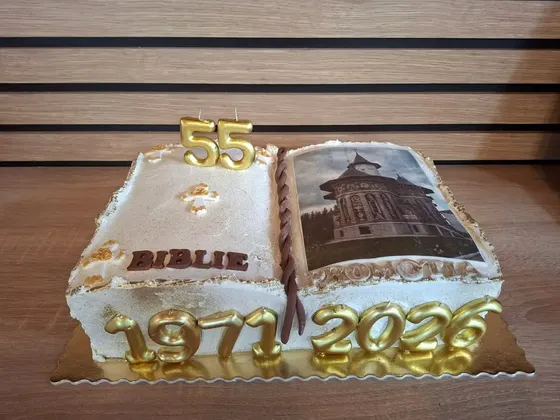 Tort în formă de Biblie deschisă, pentru 55 de ani