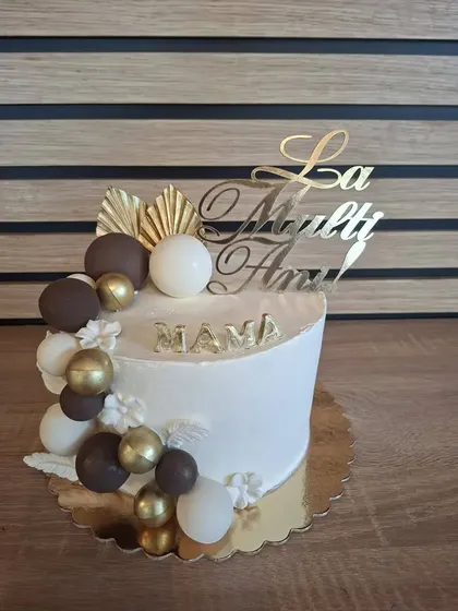 Tort „La mulți ani, mamă
